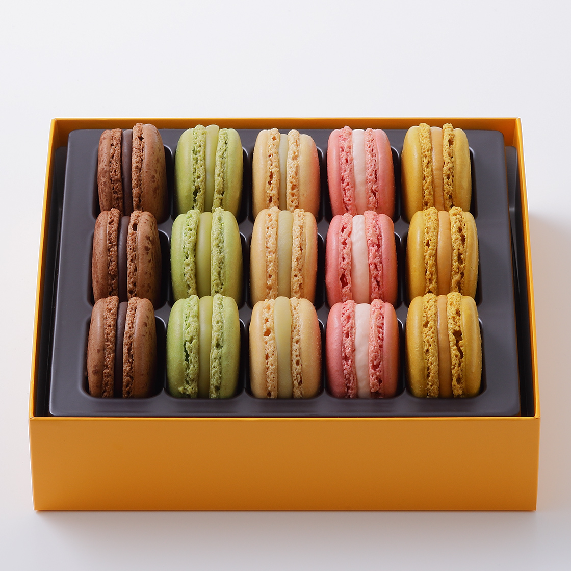 マカロン15個詰め合わせ | PIERRE HERMÉ PARIS（ピエール・エルメ